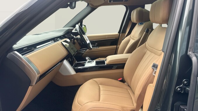 Land Rover Range Rover 3.0 D300 Autobiography 4dr Auto Diesel Estate - Image 3